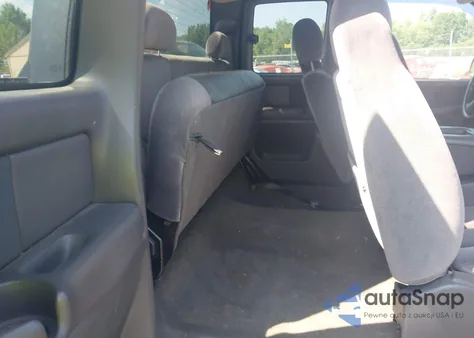 2003 GMC Sierra 1500 Sle z USA, uszkodzony, nr VIN 2GTEK19TX31282756